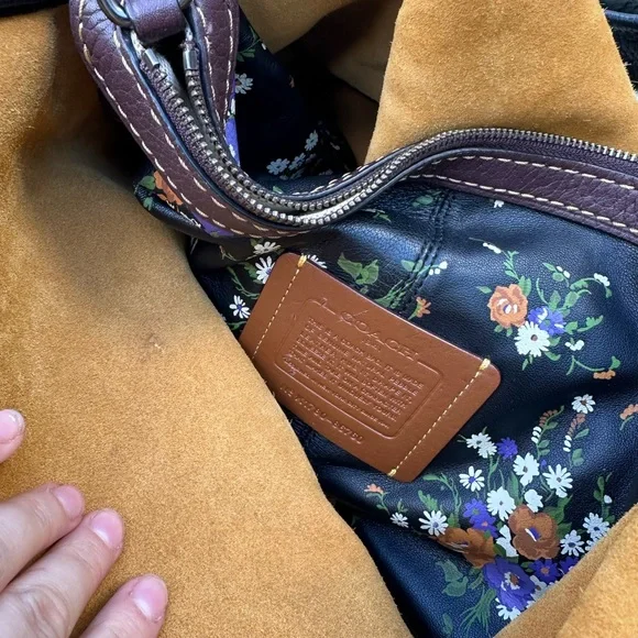 Rare 🐻 Coach Black and Burgundy - 3 in 1 Bag - Picture 10 of 12